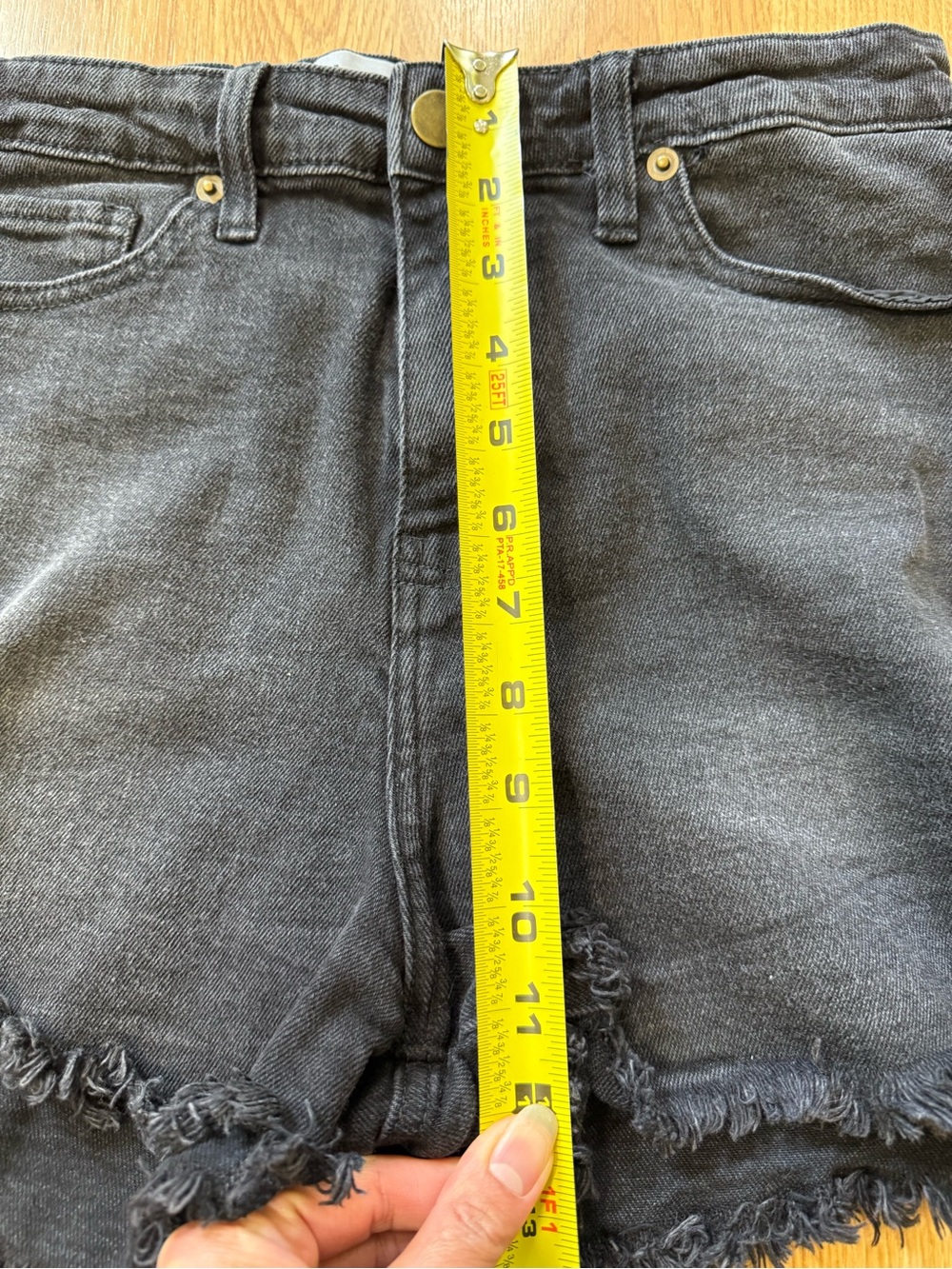 Abound Black Frayed Hem Distressed Denim Shorts- Size 31 - Picture 8 of 12
